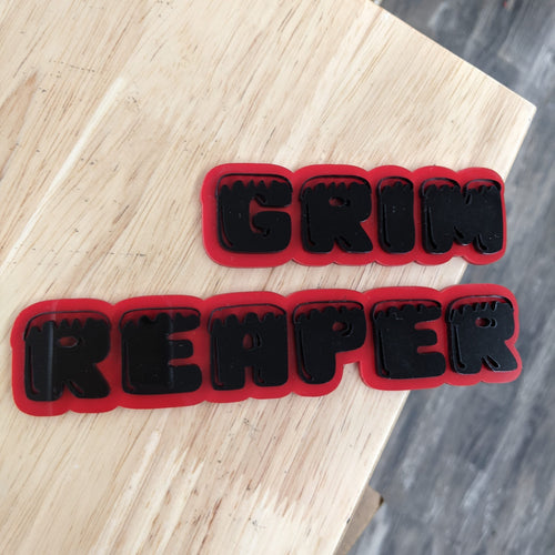 Insignia de texto personalizada – Escriba la suya propia – Fuente Ice - Montaje personalizado - Doble capa